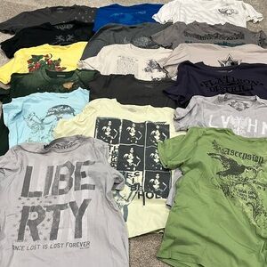 Lot of 17 L express graphic tees